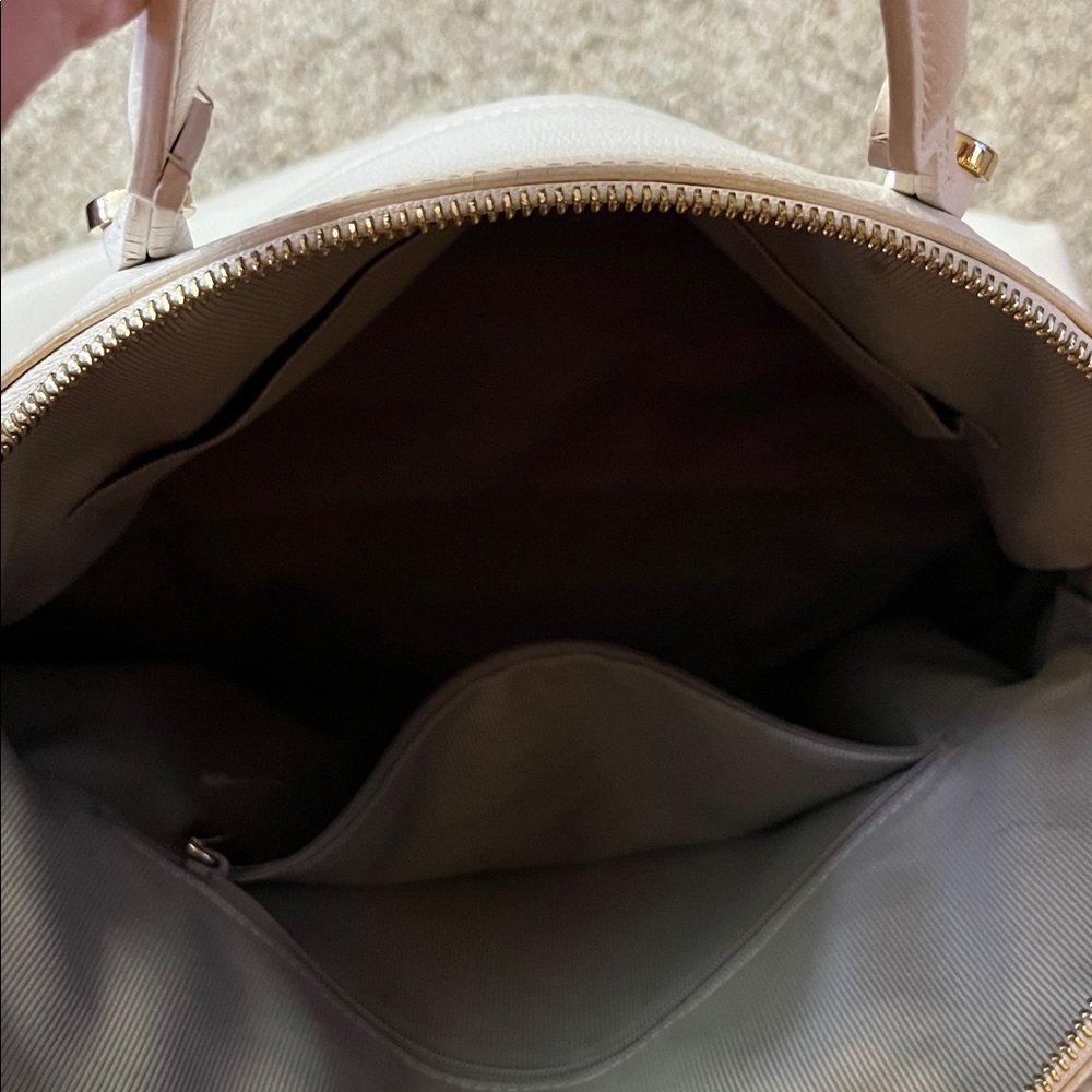 Furla Genuine Leather Elegant Cream Handbag - Picture 3 of 10
